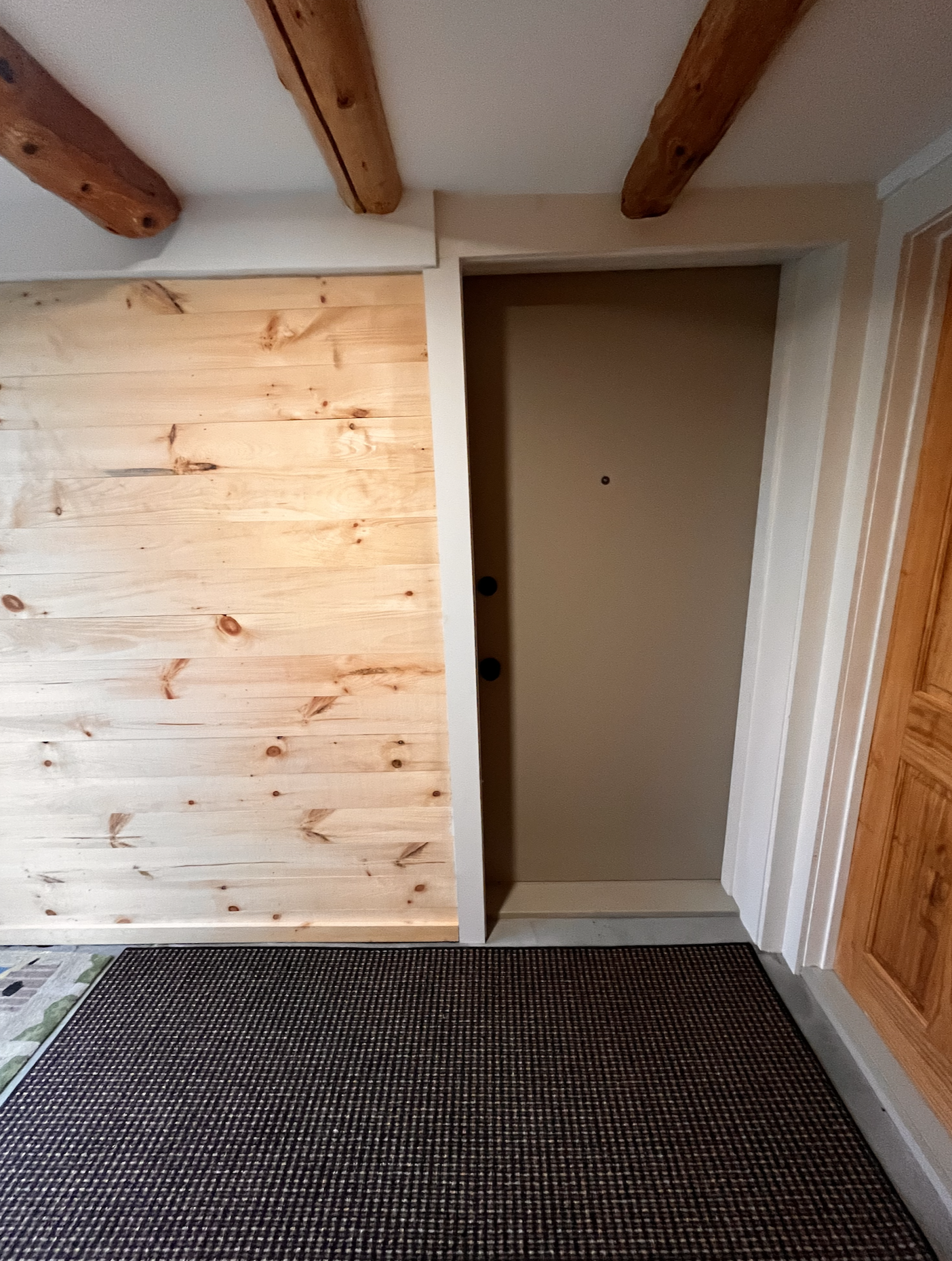 Recently Renovated 1BR near Copley Hospital - Photo 4