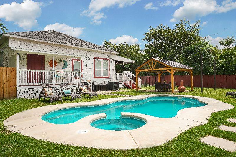 Pearl Brewery Pool and Spa  3Bed/2Ba - Photo 9