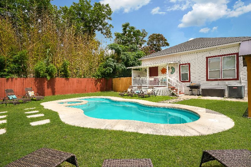 Pearl Brewery Pool and Spa 3Bed/2Ba - Photo 1