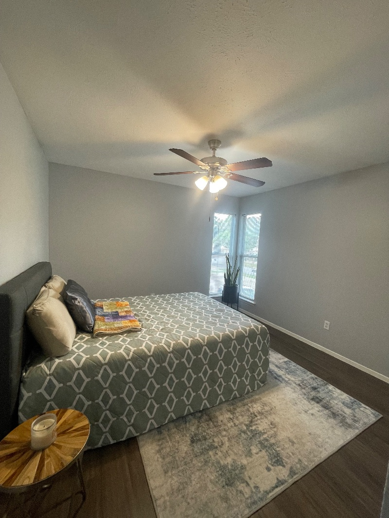 Aggie Townhouse - Photo 3
