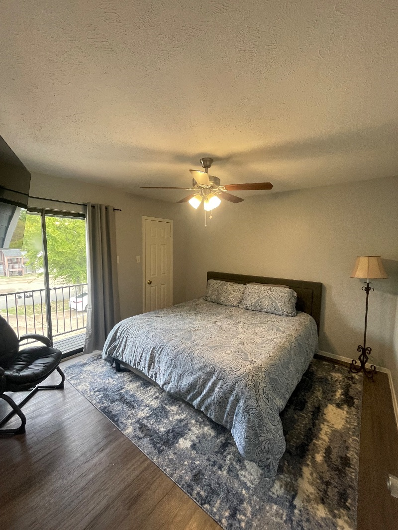 Aggie Townhouse - Photo 5
