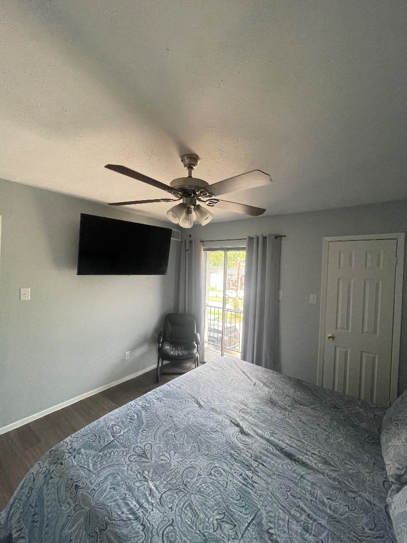 Aggie Townhouse - Photo 6
