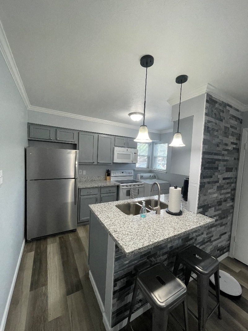 Aggie Townhouse - Photo 7