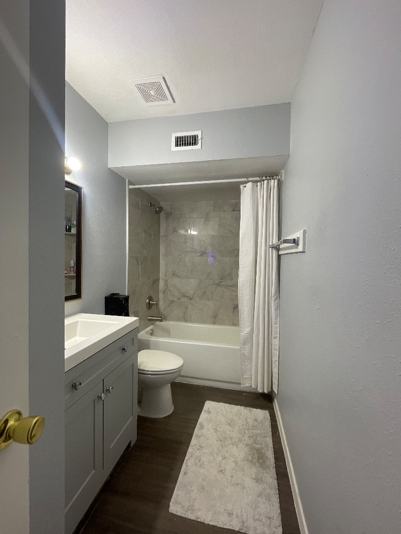 Aggie Townhouse - Photo 9
