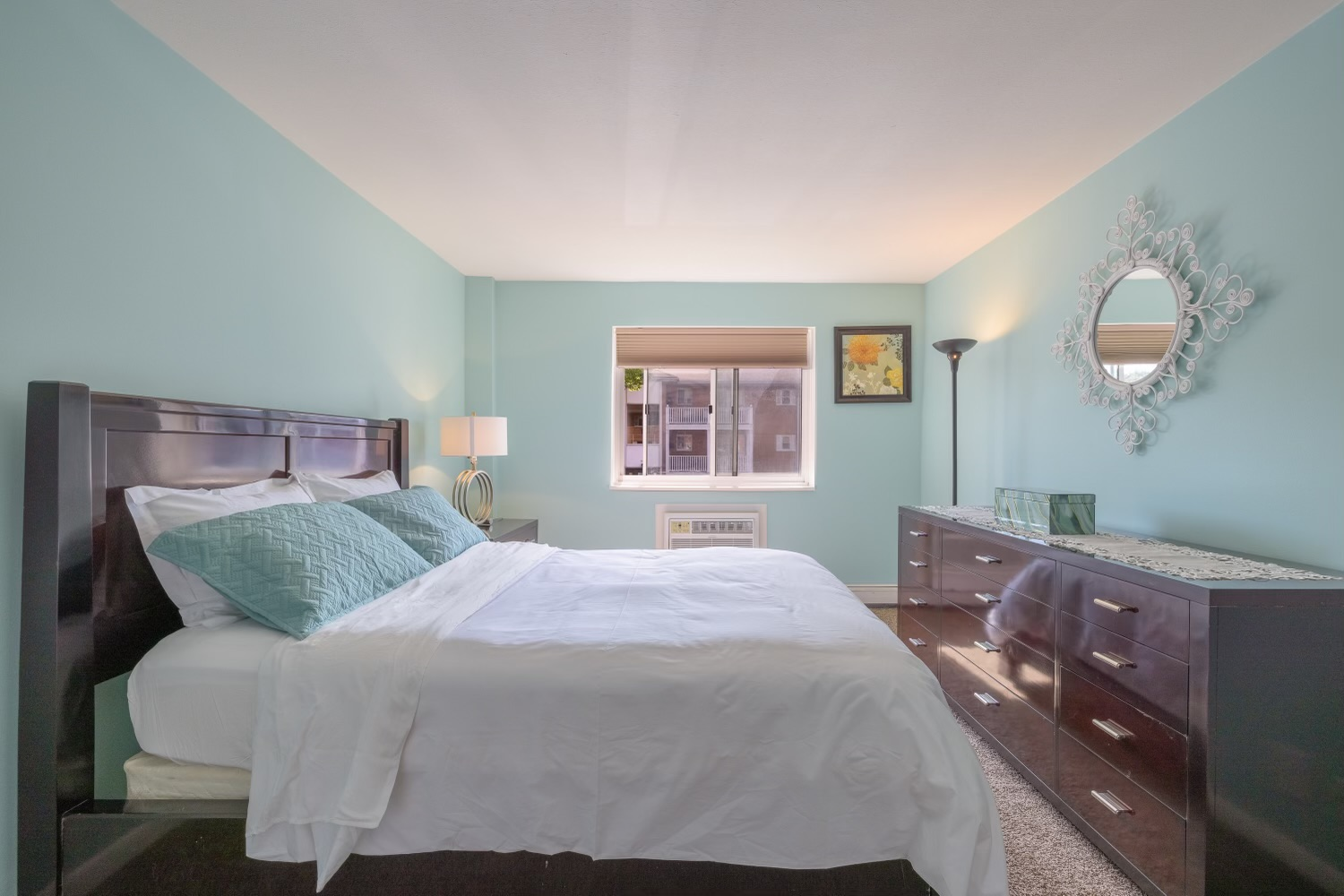 Furnished Condo - Photo 2