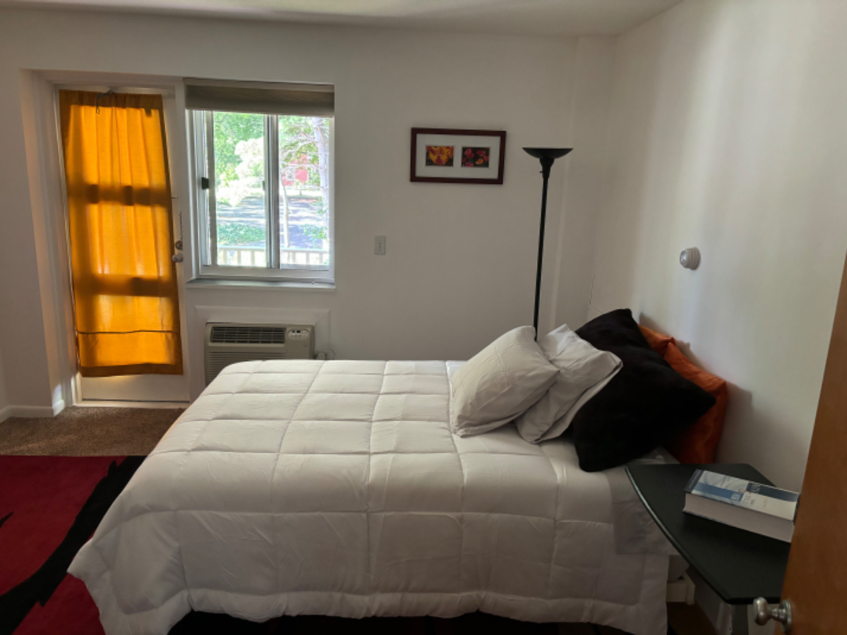 Furnished Condo - Photo 10