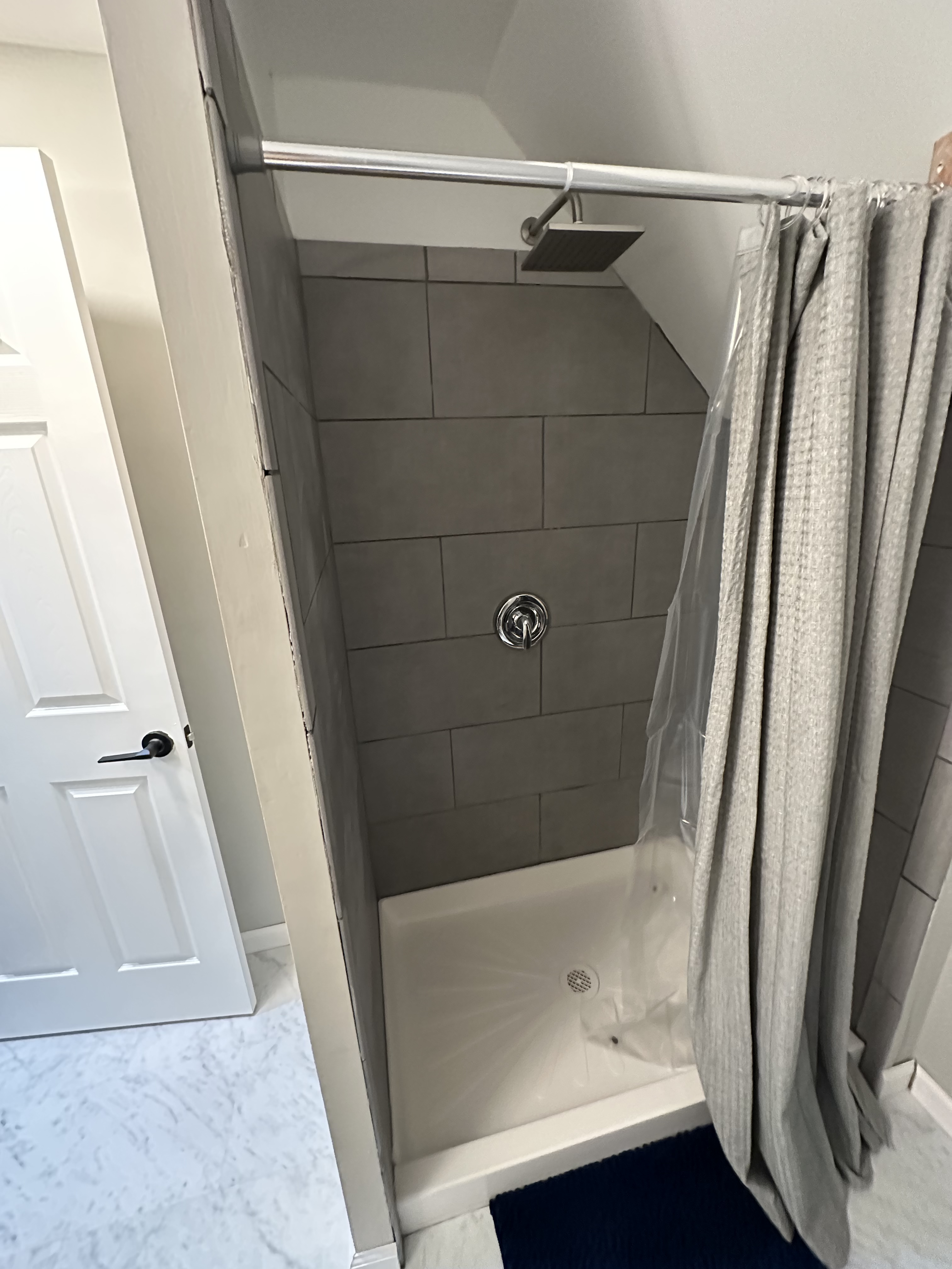 Cozy and Newly Renovated 1BR Attic Aparment/Steps from UPMC Chautauqua - Photo 8