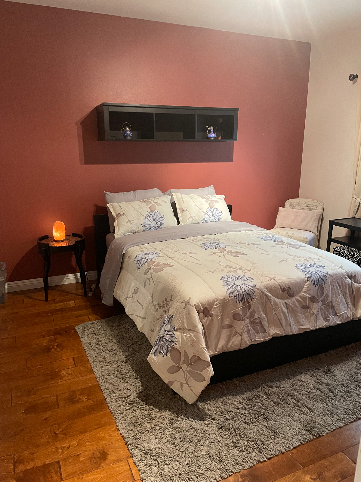 Cozy Room in Beautiful and Full of Positive Energy Apartment in the Heart of Los Angeles - Photo 1