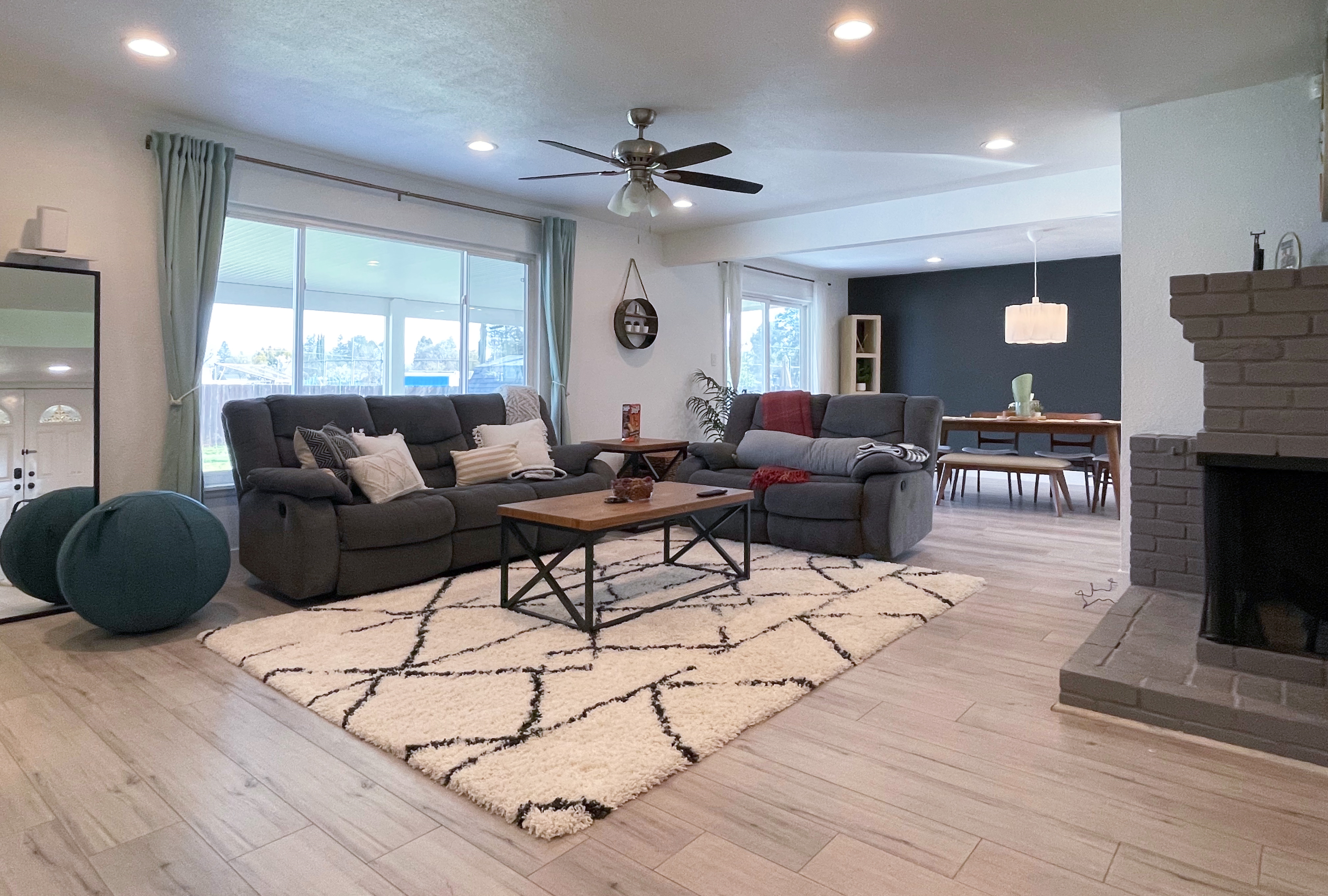 Modern spacious quiet home close to the River - Photo 1