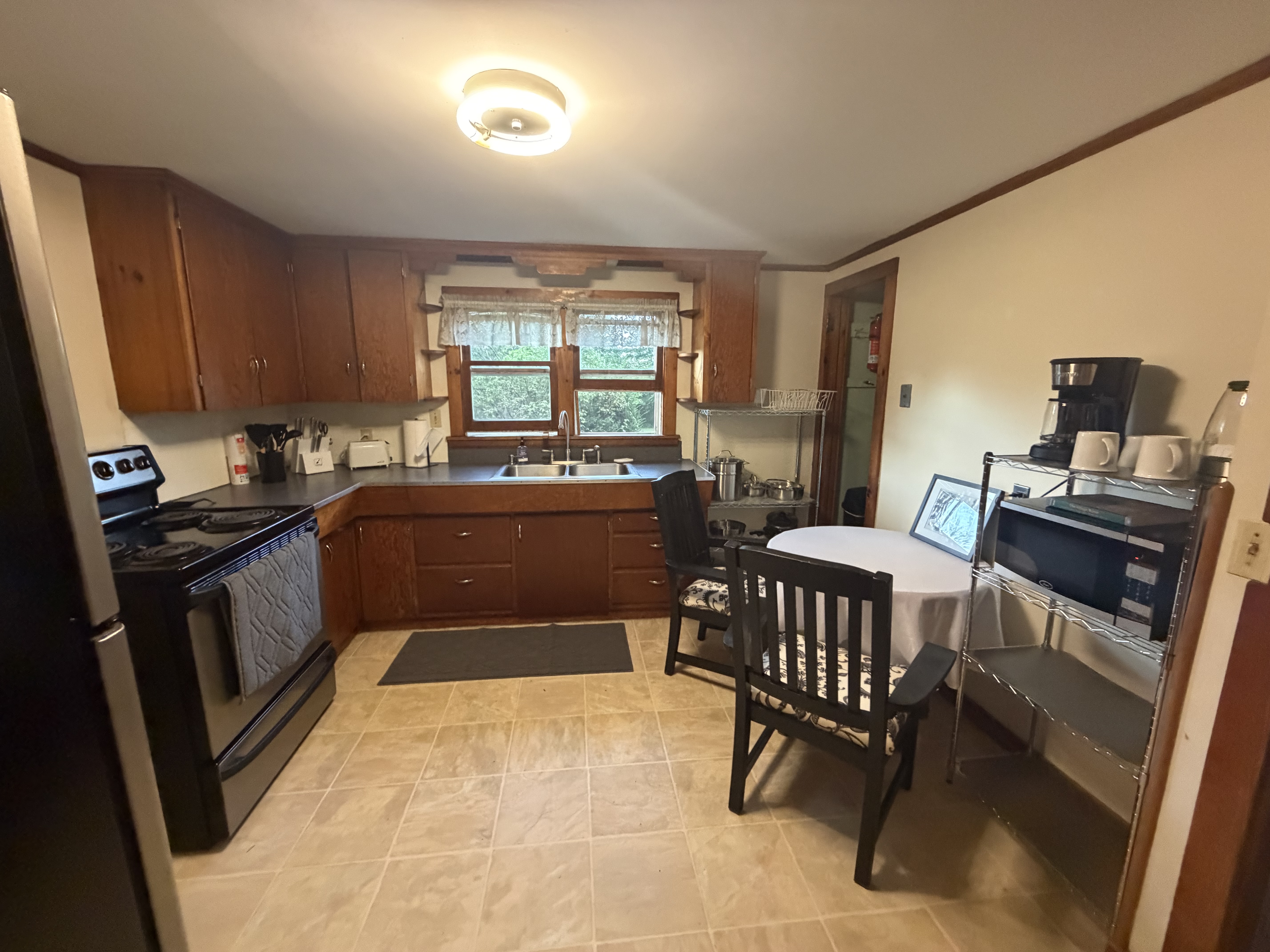 2 BR 1 BA house Large Yard Dog Friendly - Photo 2