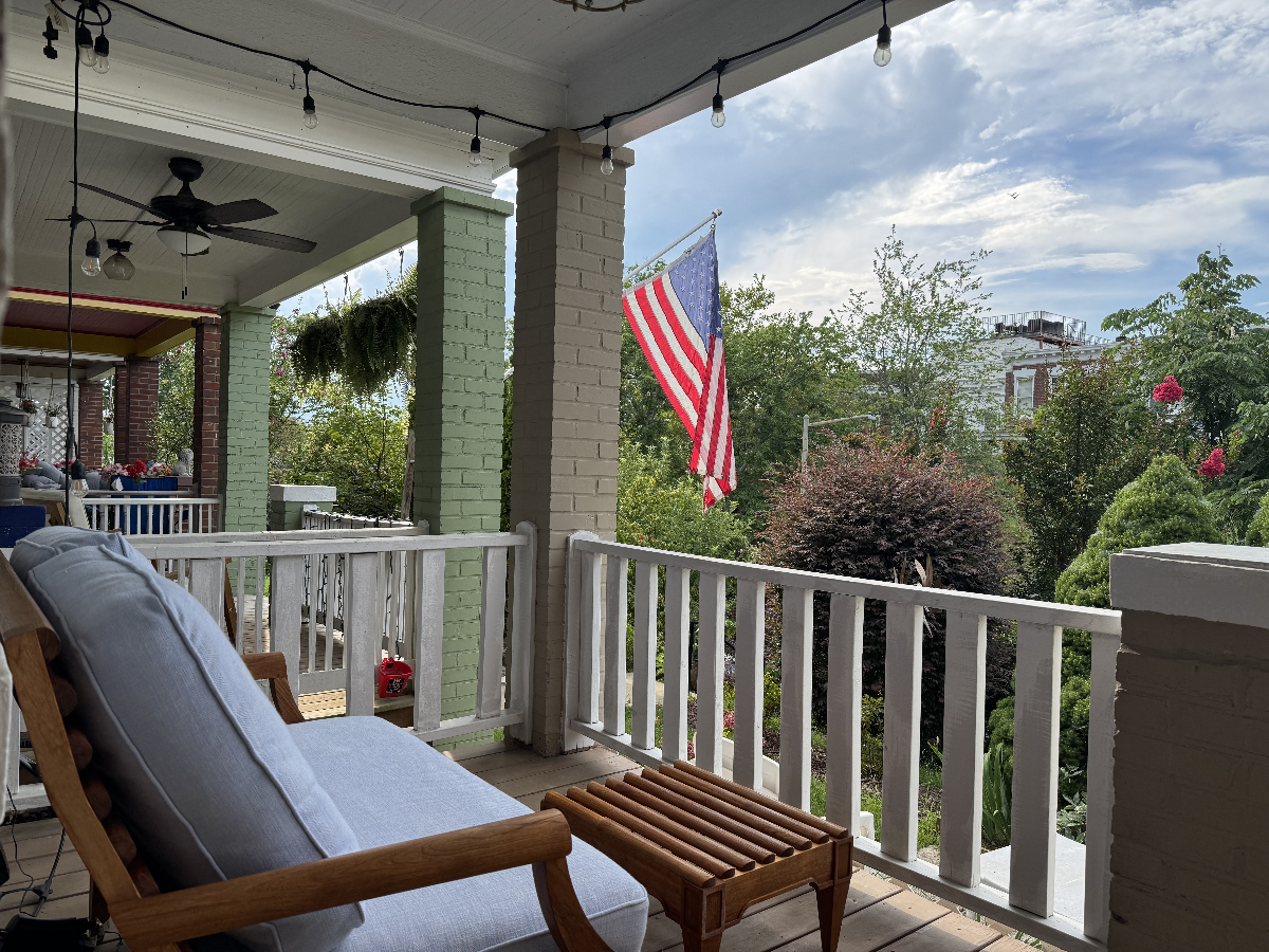 Designer 4Bd/3Ba DC Home w/Parking - Walk to Metro - U St and Medstar - Photo 1