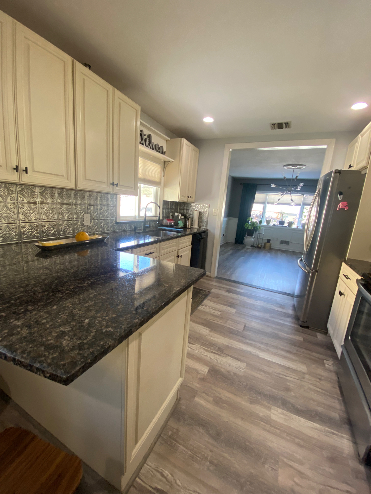 Cozy Room in Bay Shore -  Comfortable Living Spacious Backyard and Convenient Location - Photo 9