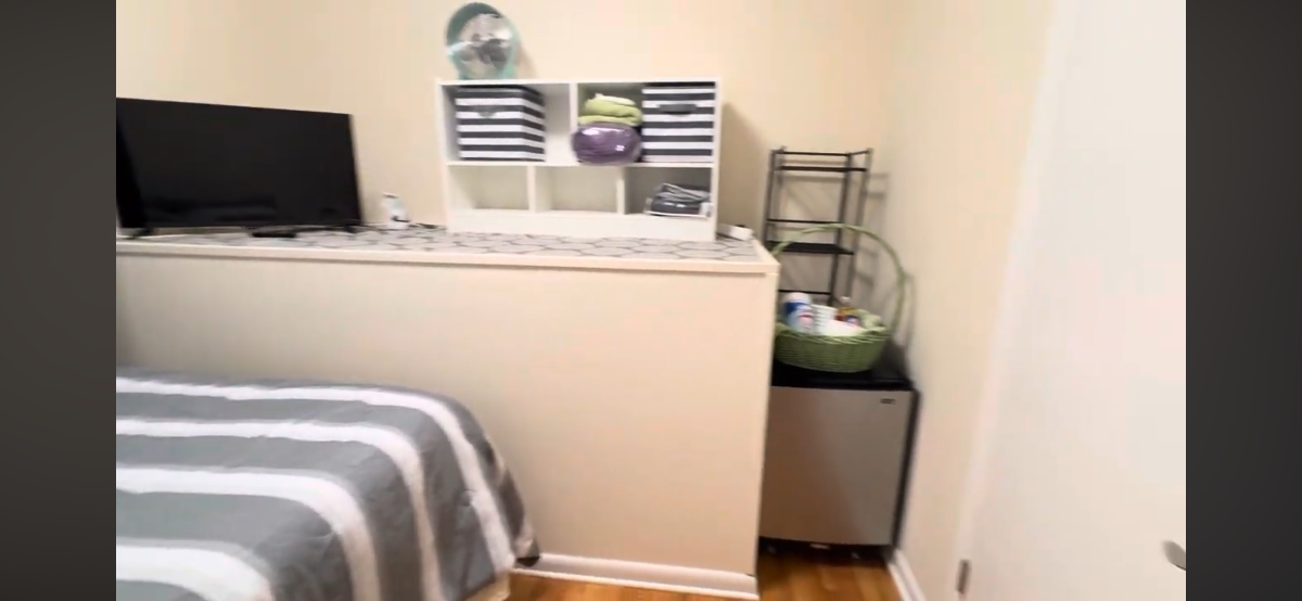 Unit 1 Queen en-suite private 1/2 bath TV &fridge - Photo 2