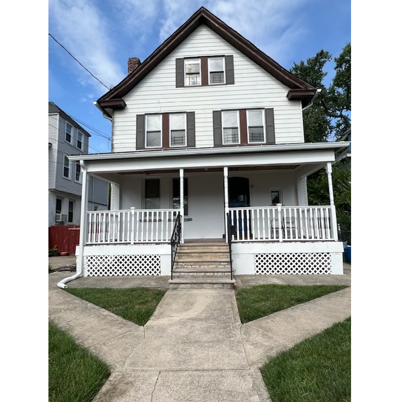 Upscale Rental Within Walking Distance of Richmond University Medical Center - Photo 2