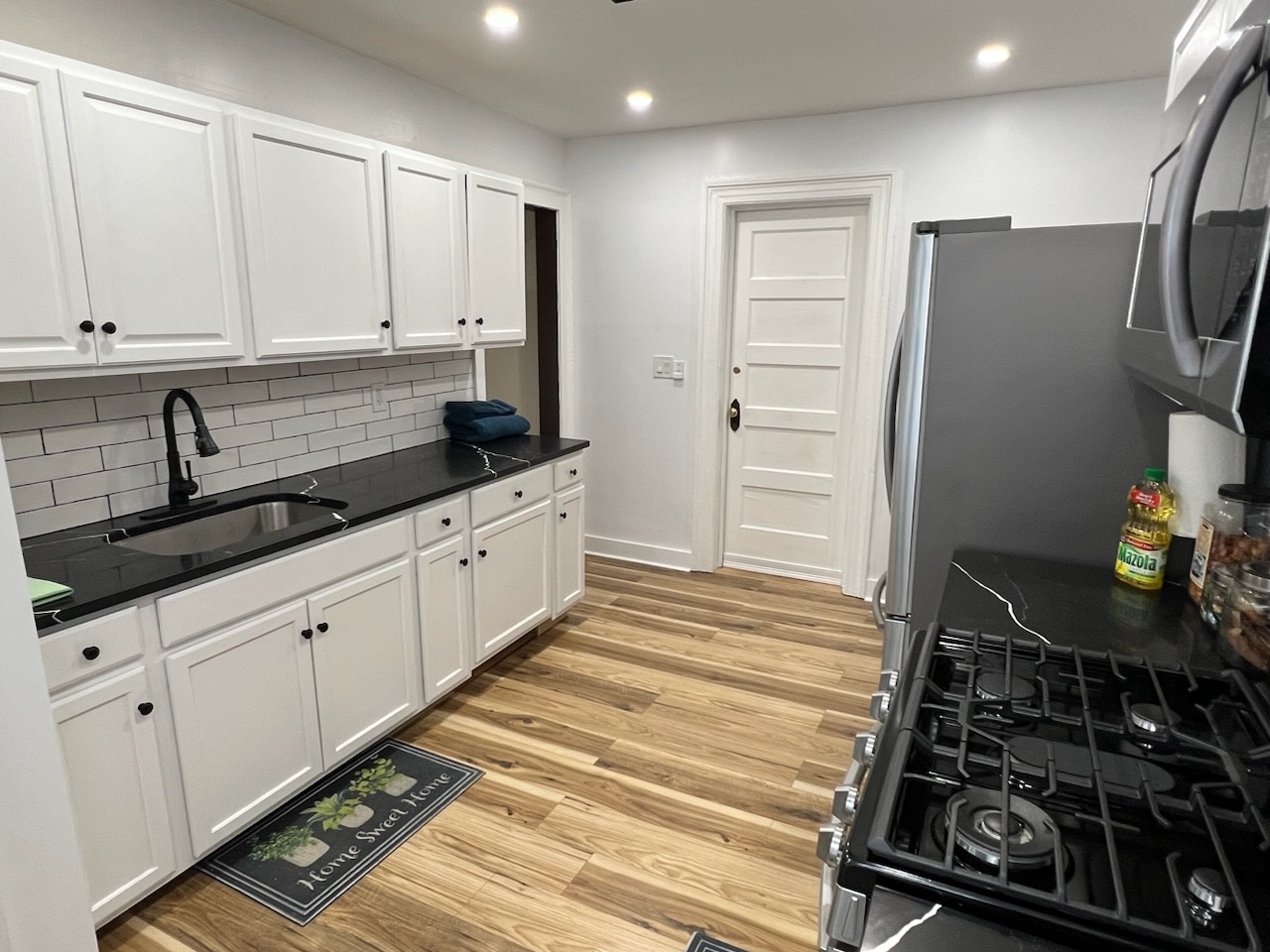 Upscale Rental Within Walking Distance of Richmond University Medical Center - Photo 5