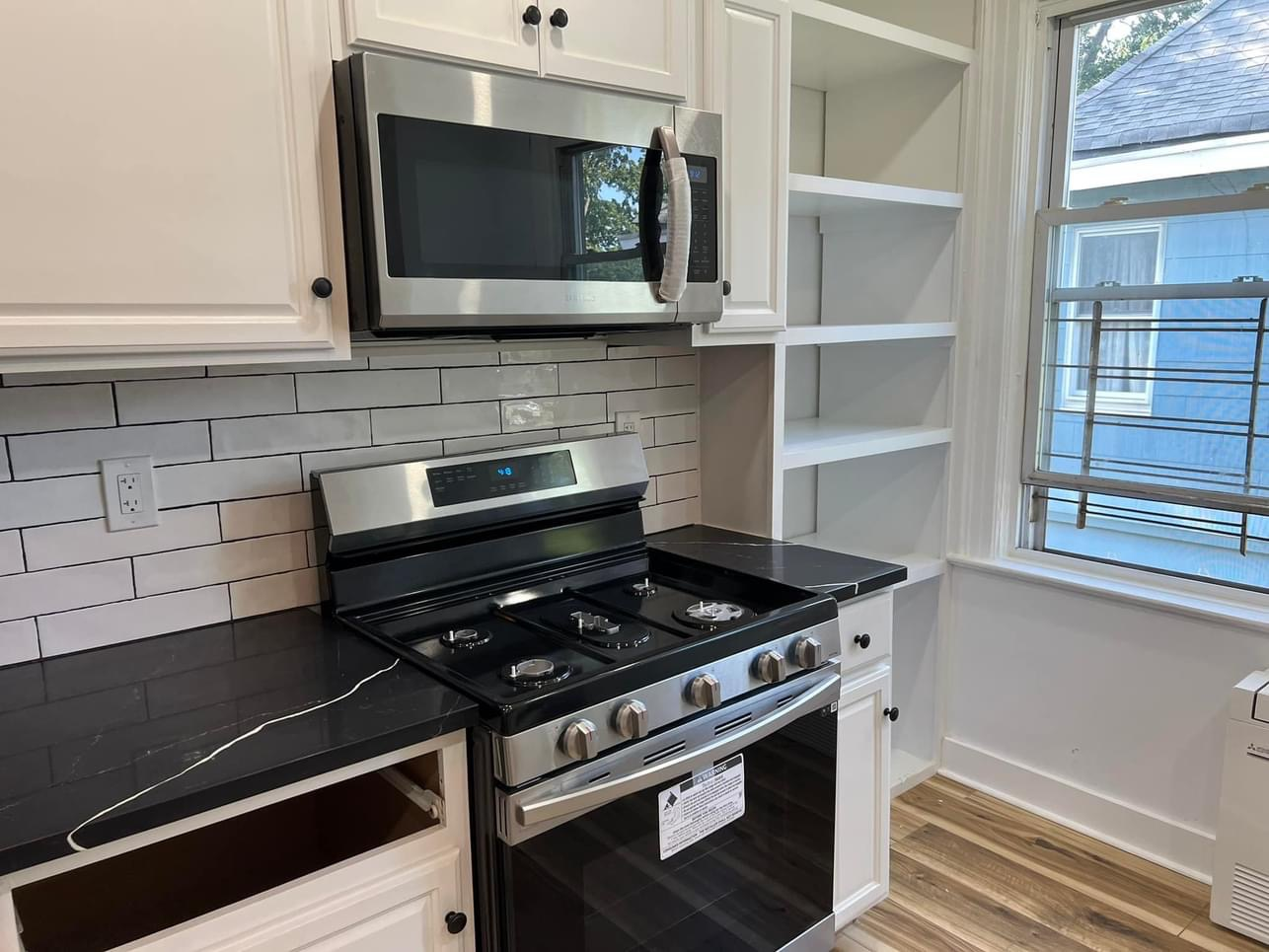 Upscale Rental Within Walking Distance of Richmond University Medical Center - Photo 9