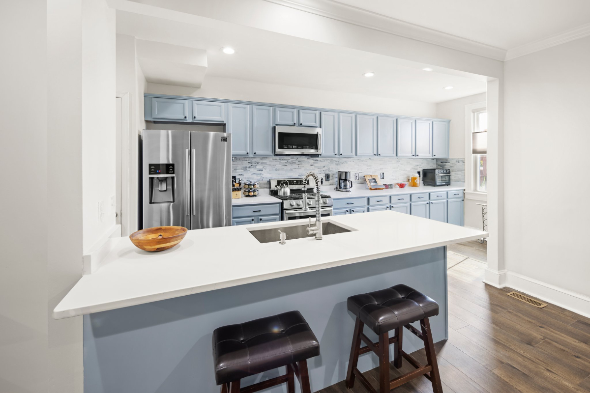 Furnished & Cozy 4B4B with All-Inclusive Amenities - Photo 9