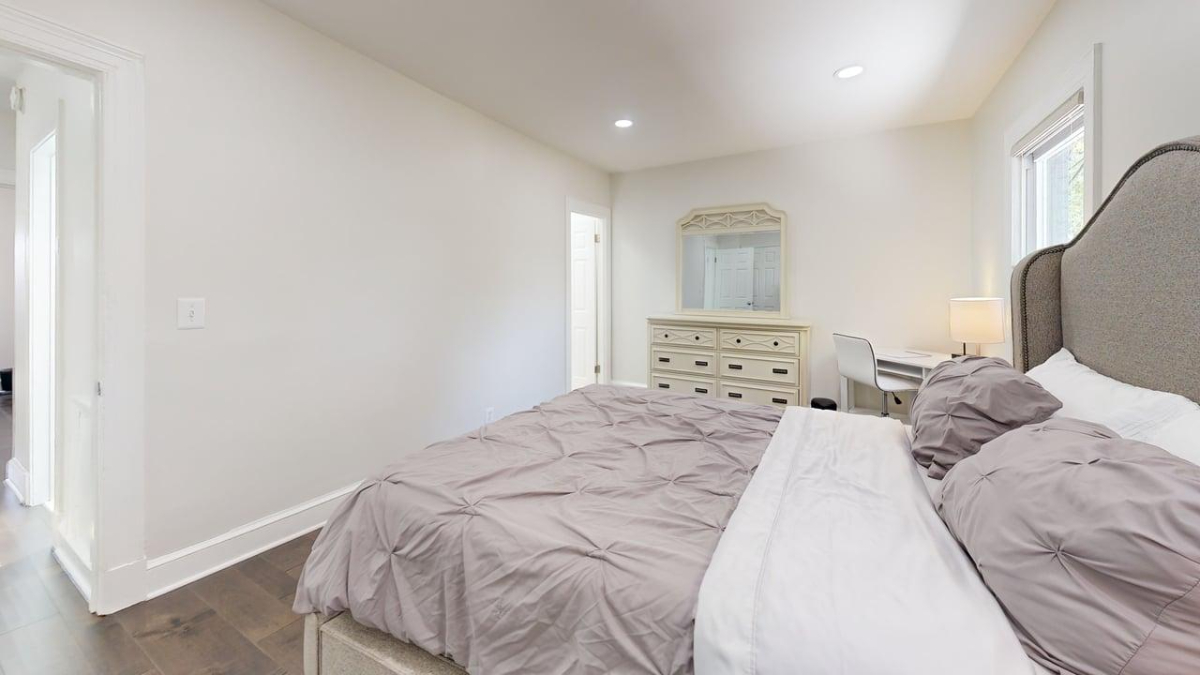 Furnished & Cozy 4B4B with All-Inclusive Amenities - Photo 2