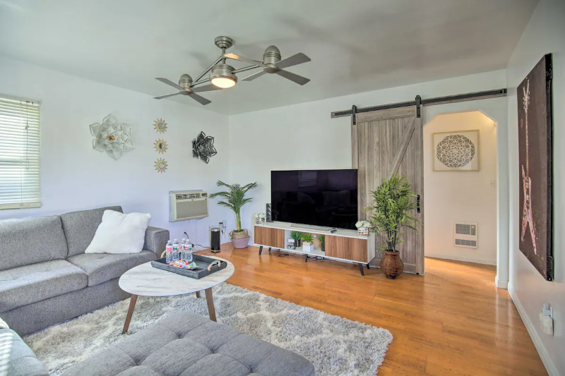 Gorgeous and updated home in Pacific Beach/Mission Bay in quiet cul-de-sac with TONS of extras - Photo 2