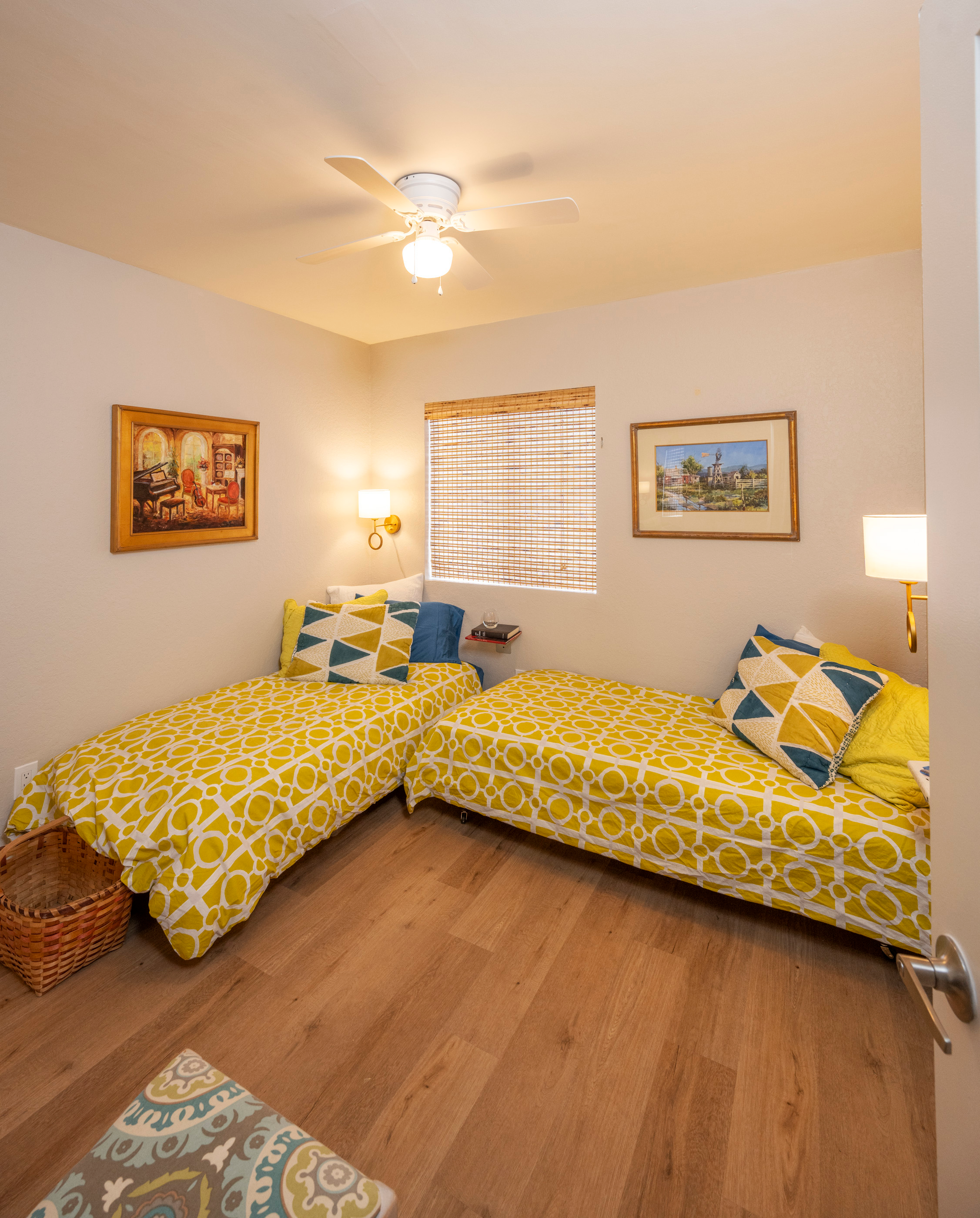 Luxury Foothills Townhome - Photo 12