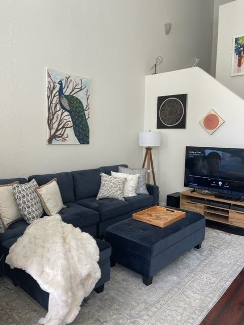 Stylish and Sophisticated 2-Bedroom Townhouse Located in the Heart of Vibrant San Diego California - Photo 4