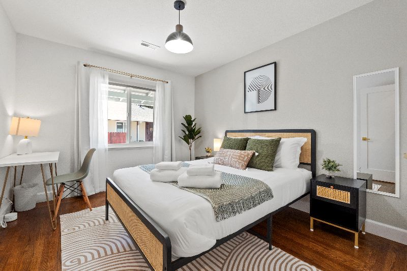 Complete Remodeled Duplex 2 Bedroom Units Near... - Photo 3