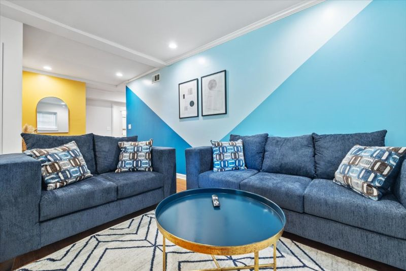 Furnished Cozy 2 Bedroom Home near Emory