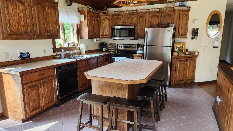 Beautiful Vermont Home - Photo 3