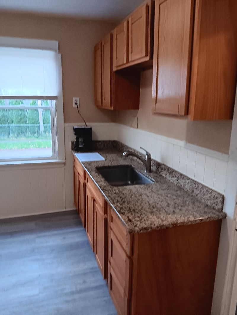 Quiet Newly Furnished Newly Painted 3 Bedroom in Utica NY - Photo 6