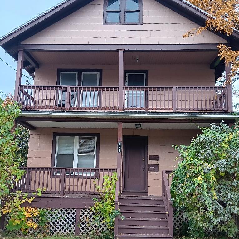 Quiet Newly Furnished Newly Painted 3 Bedroom in Utica NY - Photo 1