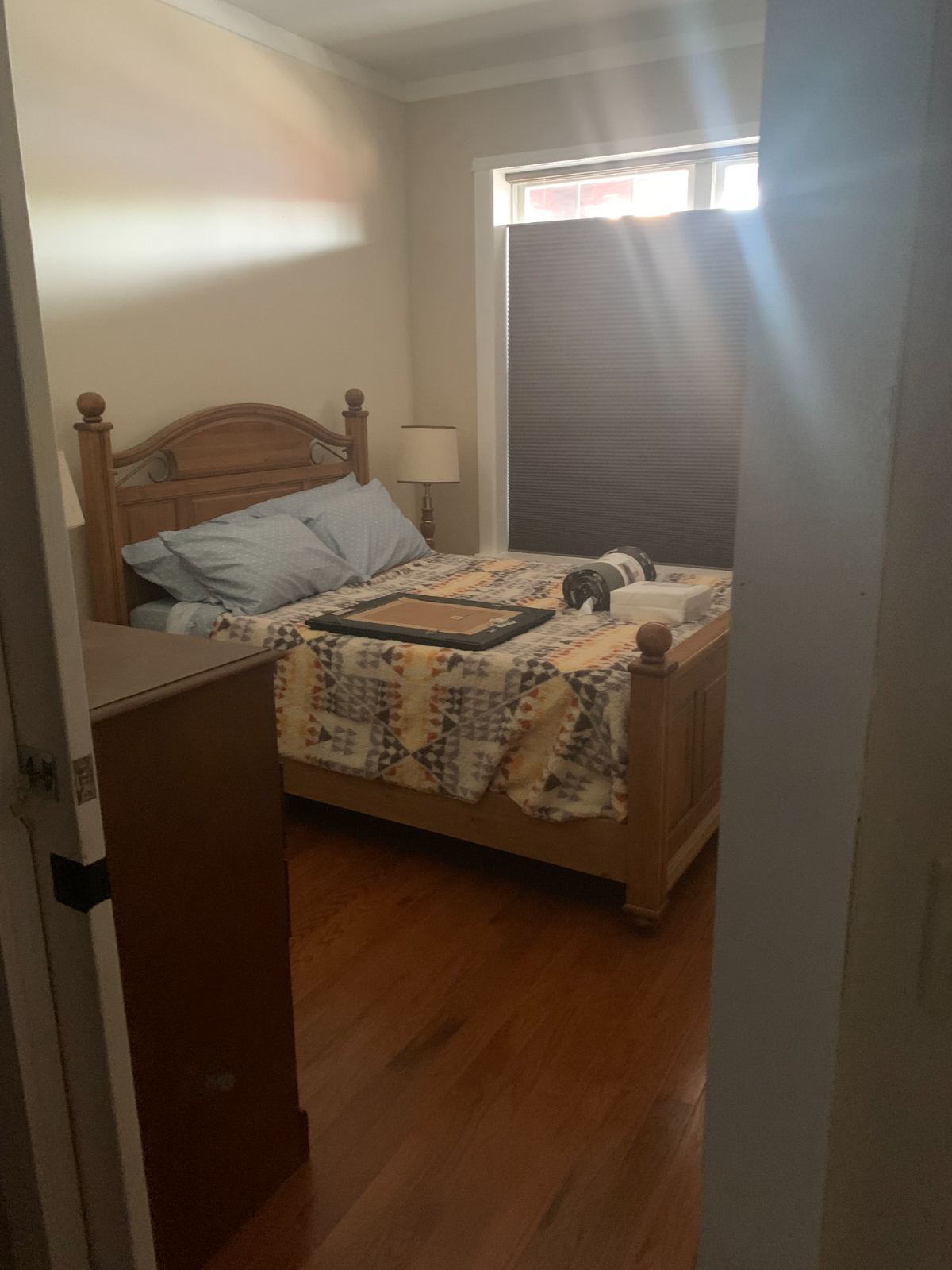 Room at a 4 bedroom apartment - Photo 12