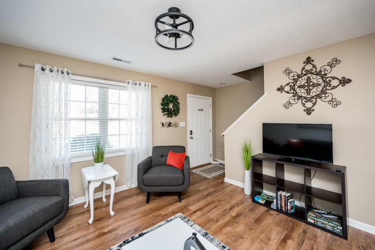 Primrose A - 7miles to LU, 2B/1.5BA, Patio &...