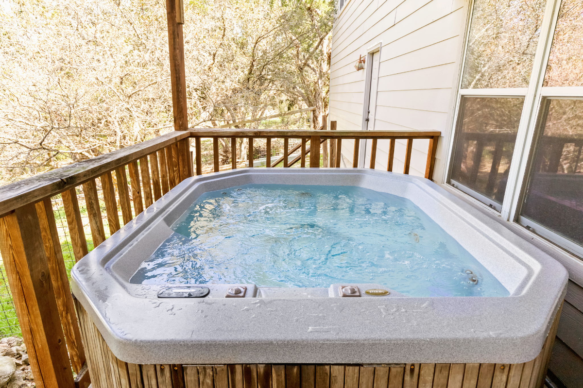 Experience Luxury at the Ranch Retreat in Canyon Lake - Photo 6