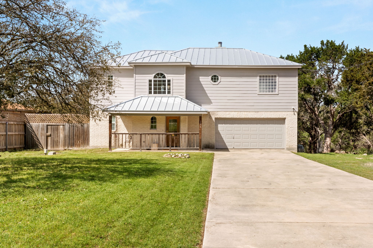 Experience Luxury at the Ranch Retreat in Canyon Lake - Photo 2
