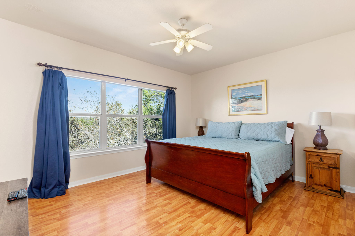 Experience Luxury at the Ranch Retreat in Canyon Lake - Photo 11