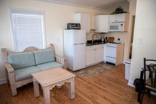 Tree Top Cottage in Castle Street District - Photo 2