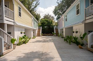 Tree Top Cottage in Castle Street District - Photo 11