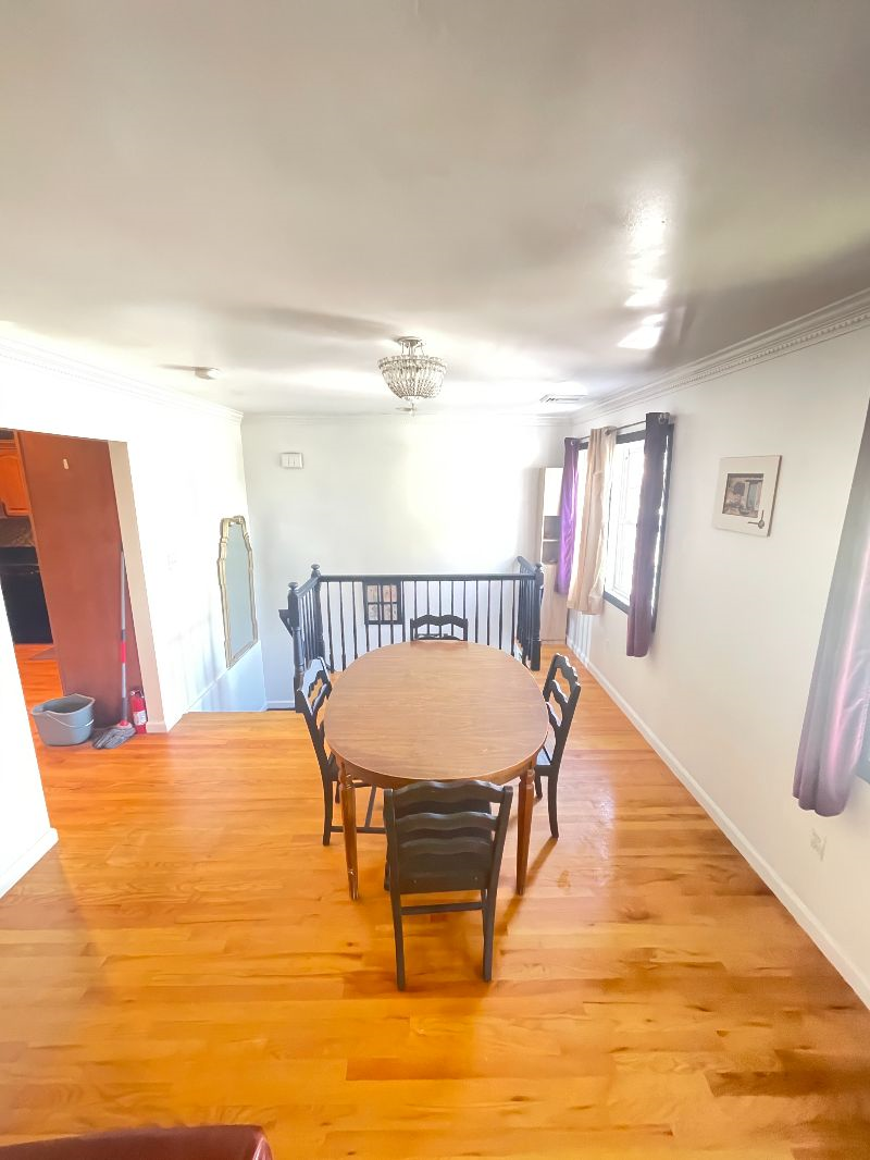 Cozy/Safe/Quiet  3 bed 2 bath top floor unit minutes from hospitals and medical centers in Long Isla - Photo 5