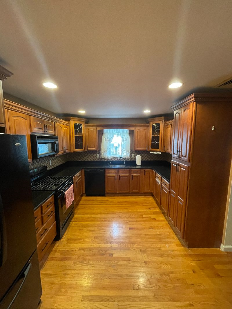 Cozy/Safe/Quiet  3 bed 2 bath top floor unit minutes from hospitals and medical centers in Long Isla - Photo 11