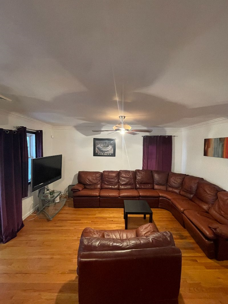 Cozy/Safe/Quiet  3 bed 2 bath top floor unit minutes from hospitals and medical centers in Long Isla - Photo 10