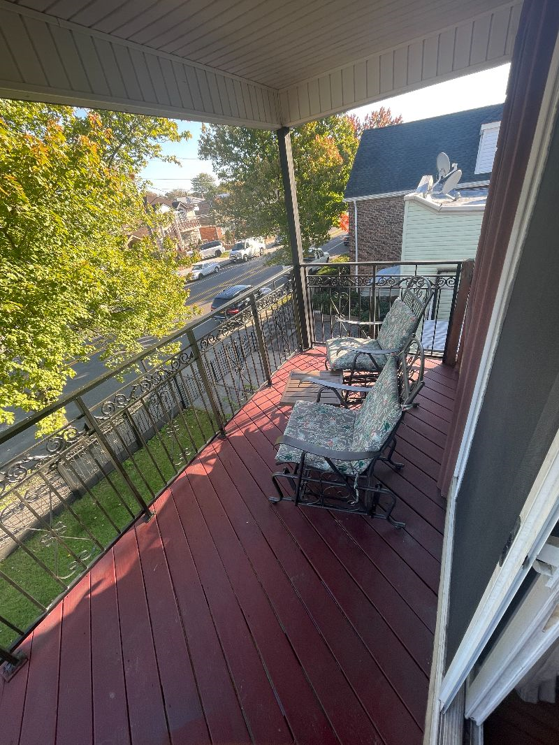Cozy/Safe/Quiet  3 bed 2 bath top floor unit minutes from hospitals and medical centers in Long Isla - Photo 8