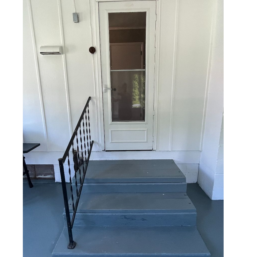 Cozy Two Bedroom Home in Clayton - Photo 2