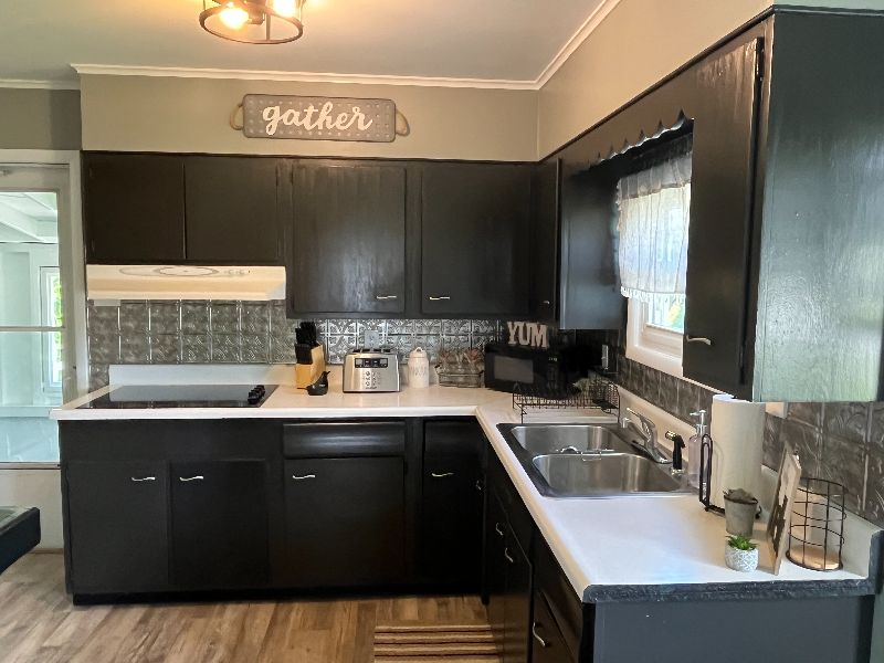 Cozy Two Bedroom Home in Clayton - Photo 6
