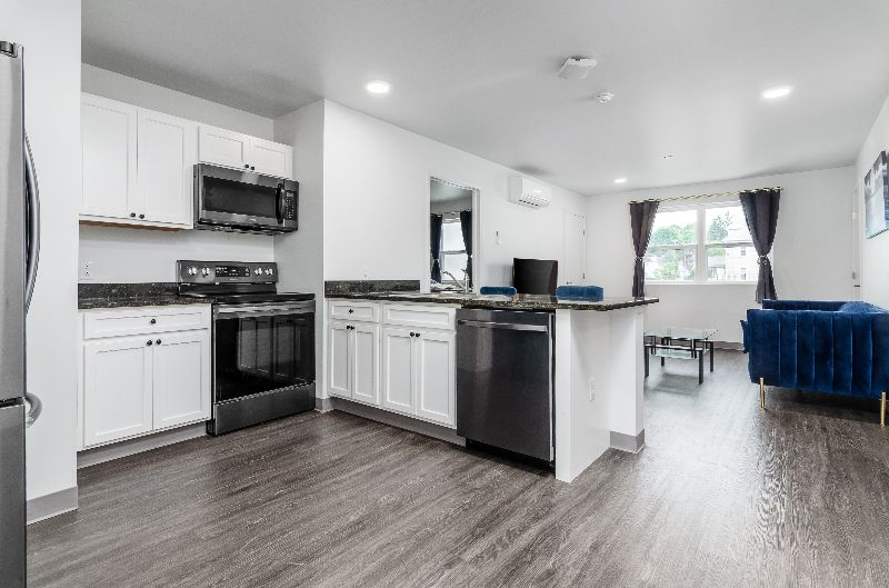 Near UHS-Wilson and Lourdes Luxury Apartment! (3 Bed / 3 Bath) - Photo 4