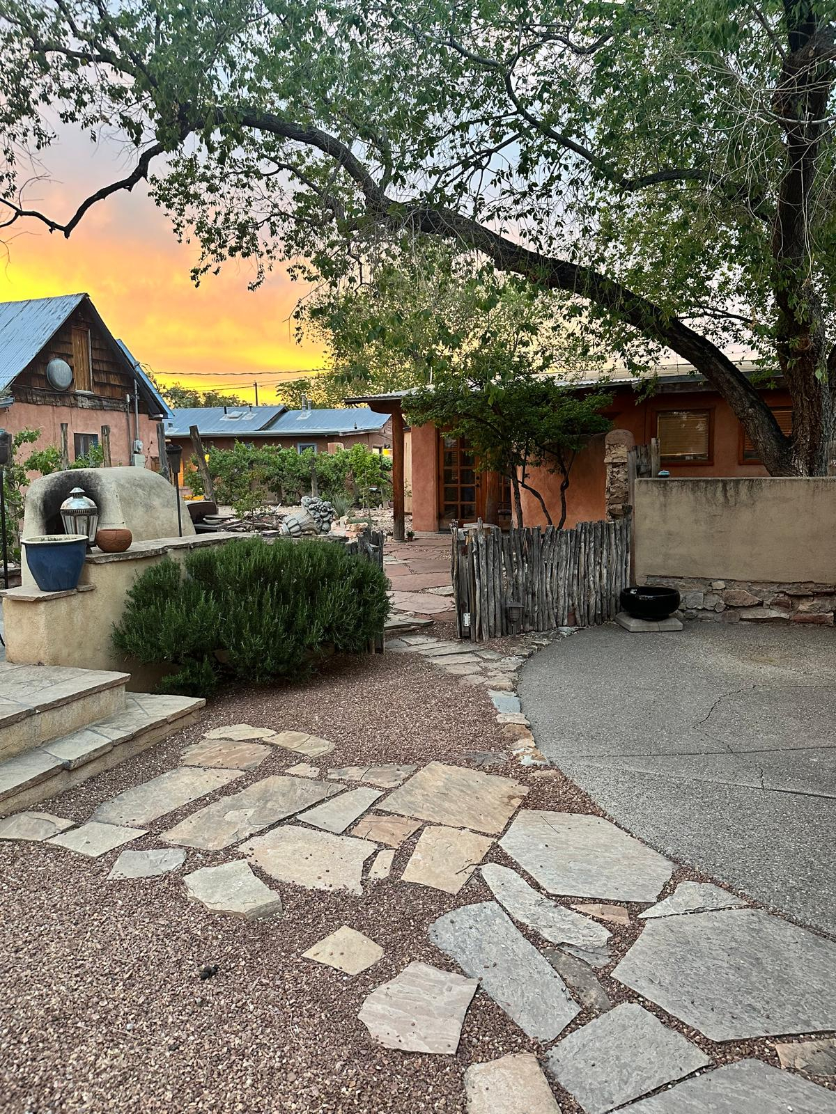 Farm House in the Heart of Albuquerque
