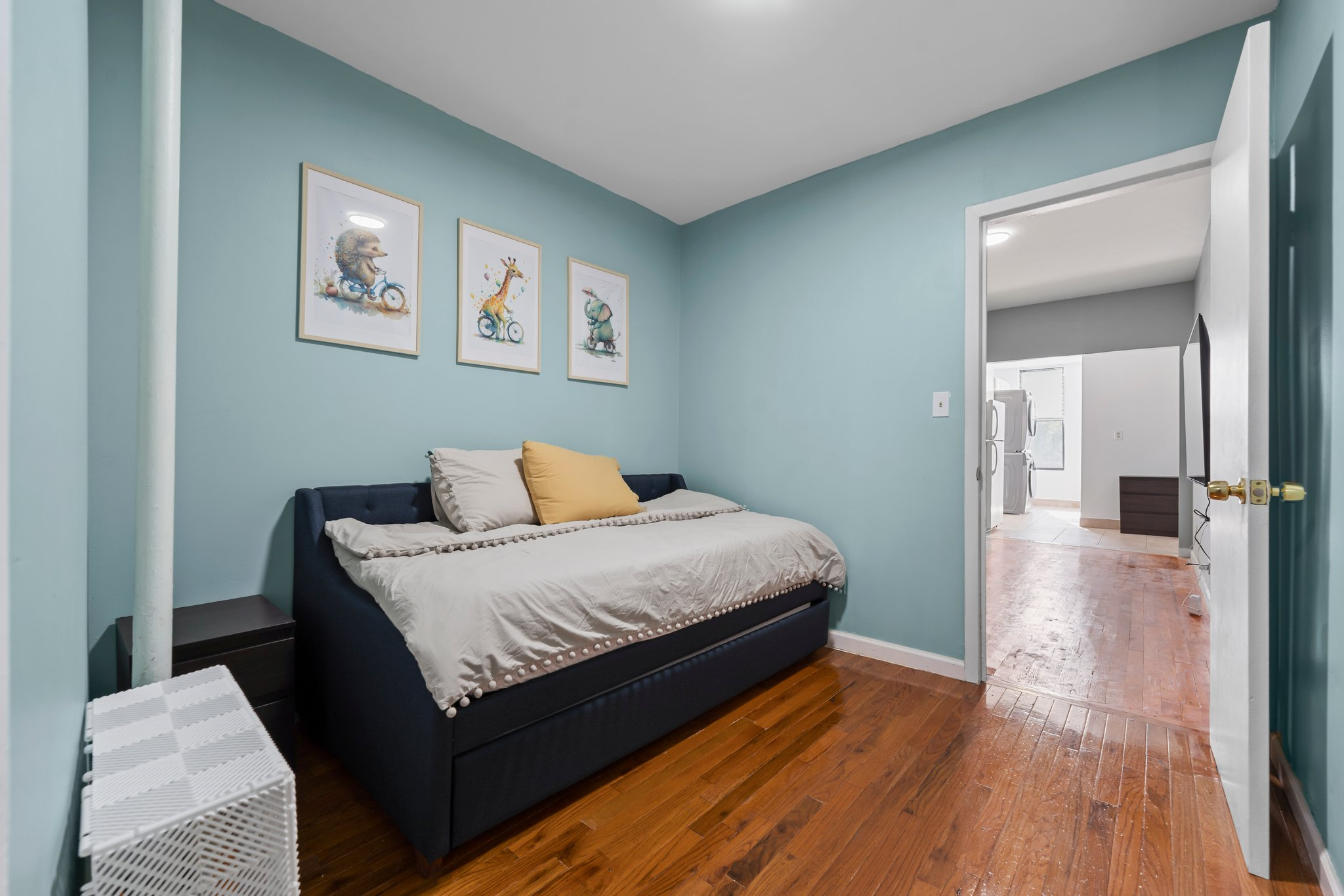 HOME away from Home with fast Wi-Fi, yard & office - Photo 11
