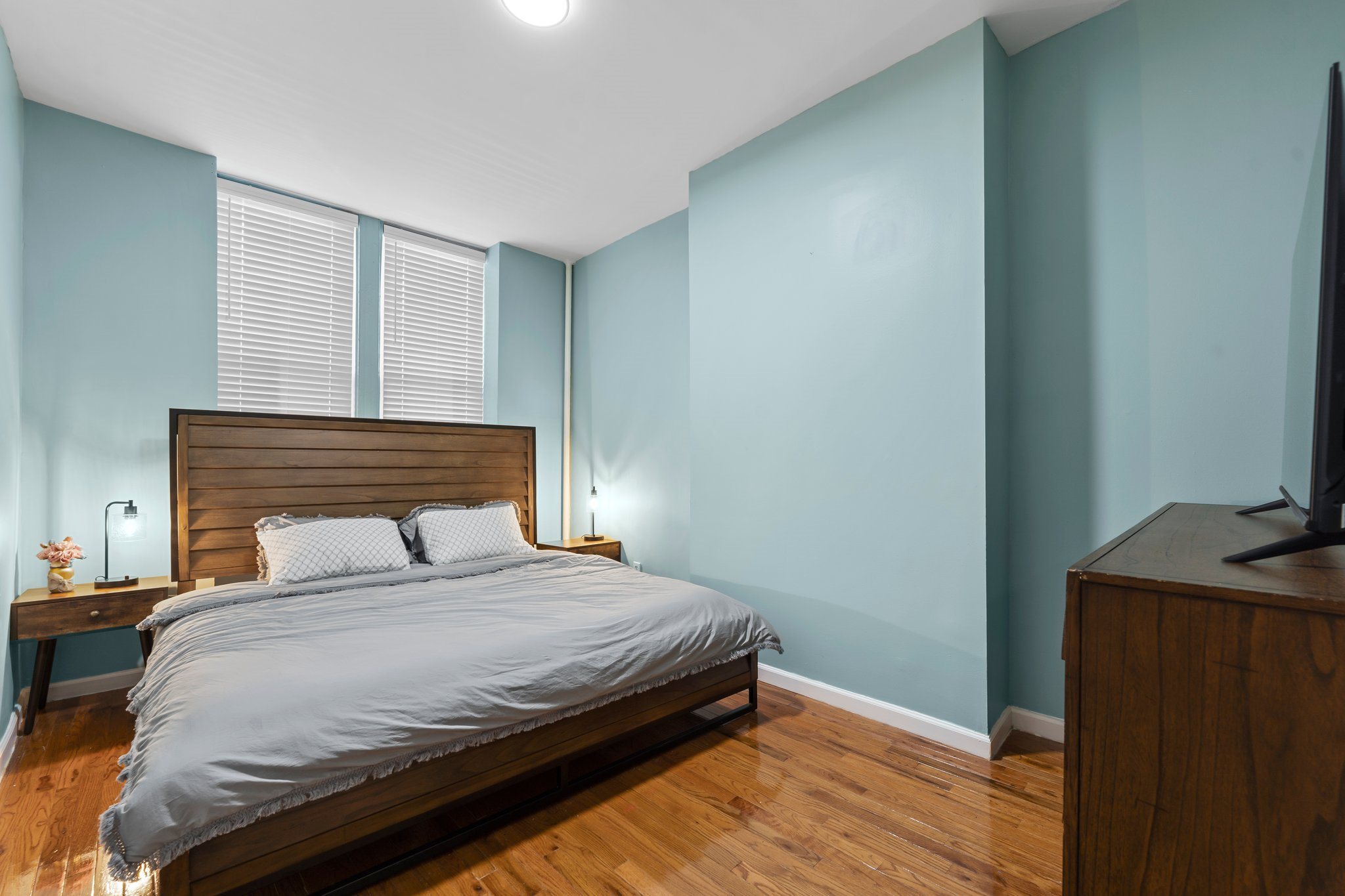 HOME away from Home with fast Wi-Fi, yard & office - Photo 12