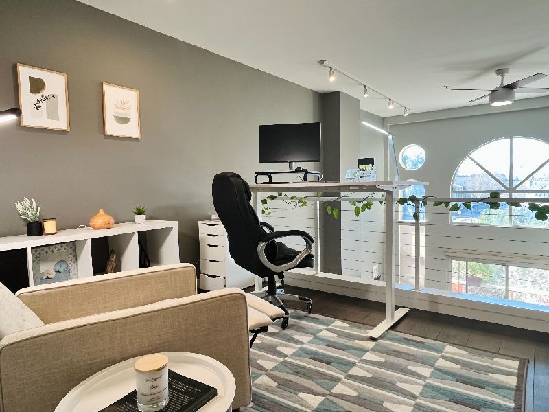 Luxury Downtown Loft w/ 2 Workspaces. Parking & Balcony - Photo 6