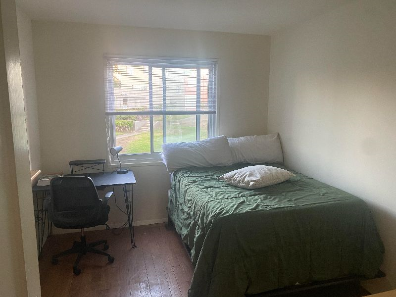 Budget Friendly Quiet 1 Bed Neighborhood Townhouse in Excellent Location - Photo 1