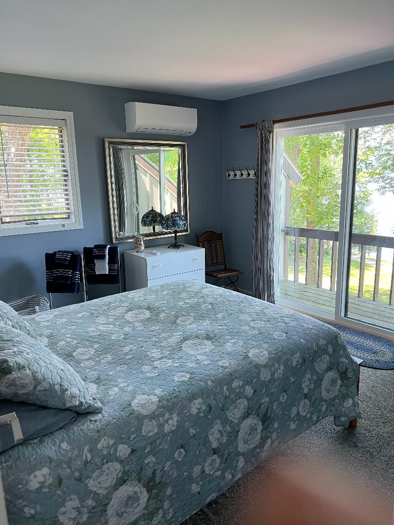 Waterfront 3 bd house on Lake Champlain near Middlebury VT- winter season rental - Photo 3